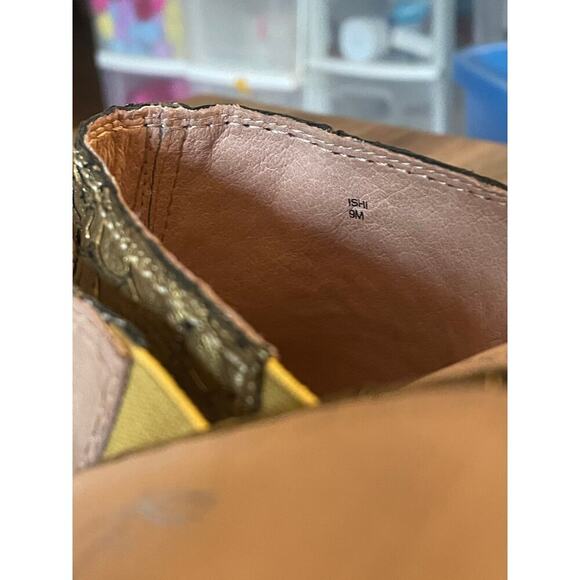 NWOT Lisa for Donald J. Pliner Gold Scaled Heeled Mules - Picture 2 of 6